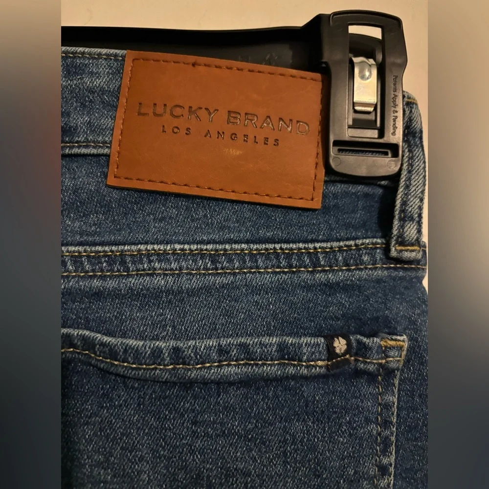 Lucky Brand Womens Sweet Crop Sz 4/27 Medium Wash Stretch‎ Mid Rise Straight Leg